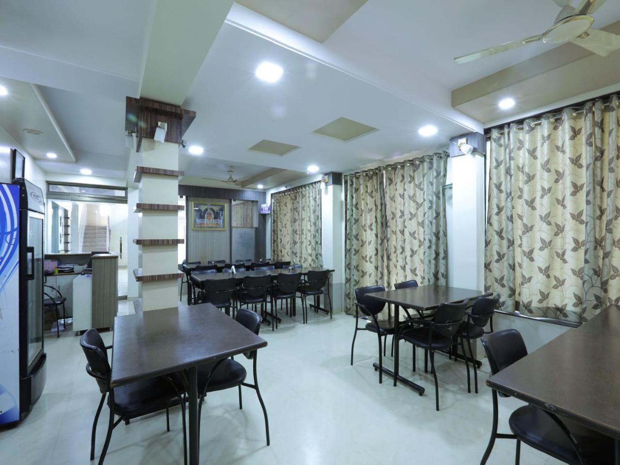 Oyo 4198 Hotel Shri Sai Murli Shirdi Extérieur photo