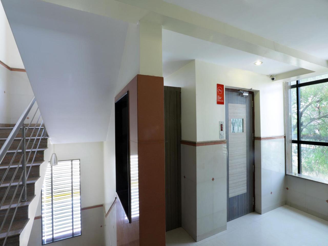 Oyo 4198 Hotel Shri Sai Murli Shirdi Extérieur photo